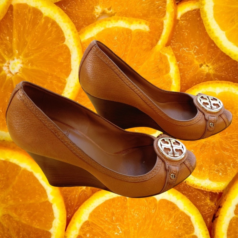 Tory Burch Sally Peep Toe Wedge Pumps Tan Tumbled Leather Gold Logo Medallion